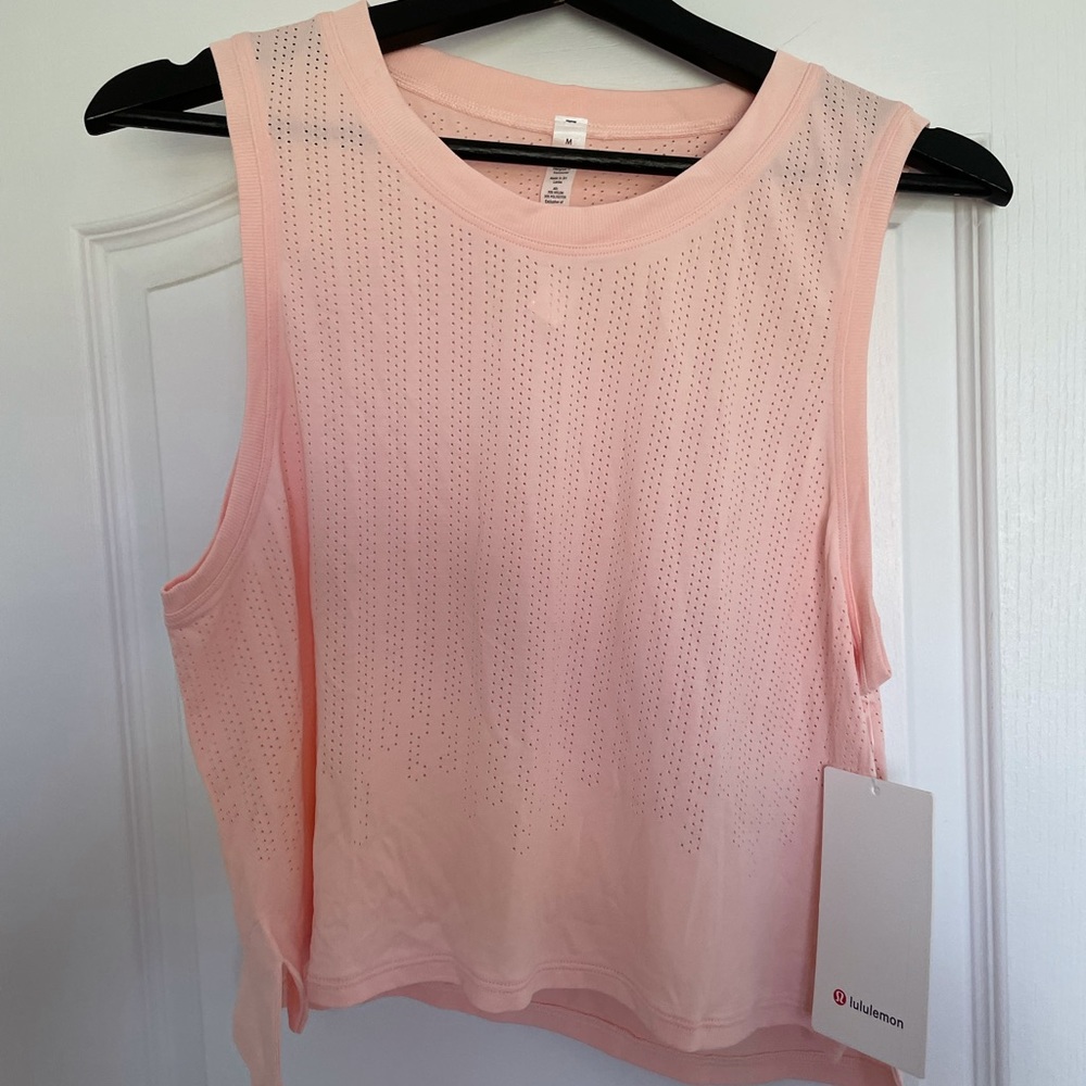 BNWT Lululemon Train to Be Tank size M